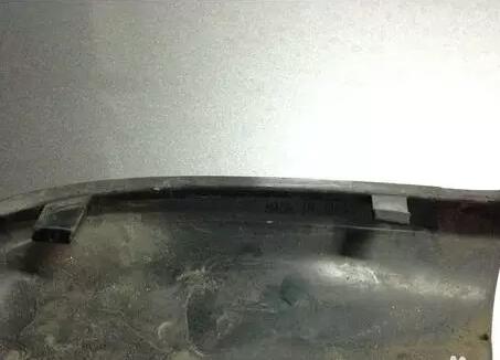 奔馳后視鏡殼拆卸方法跟注意事項(xiàng)